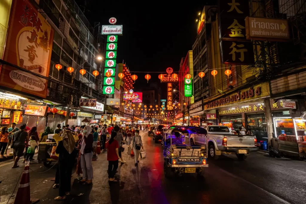 people-walking-on-streets-at-night-chinese-new-year-bazaar